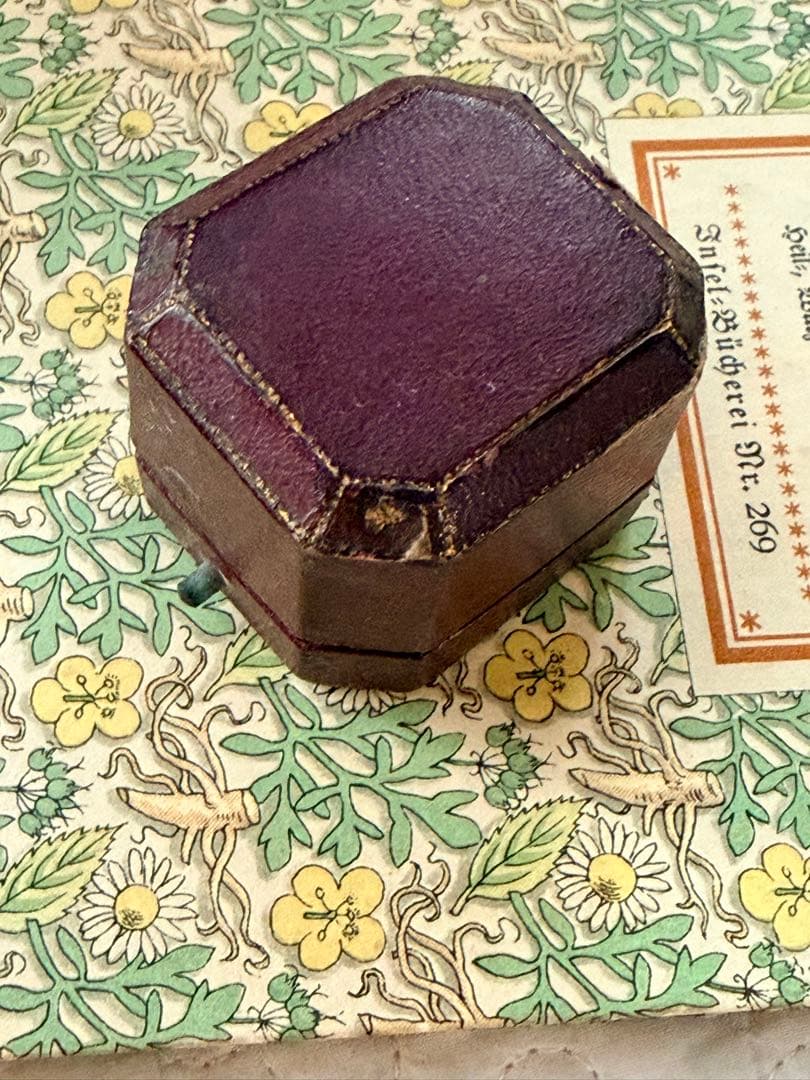 英国アンティーク】希少 八角形リングケース／H.B. GANZ／1854創業