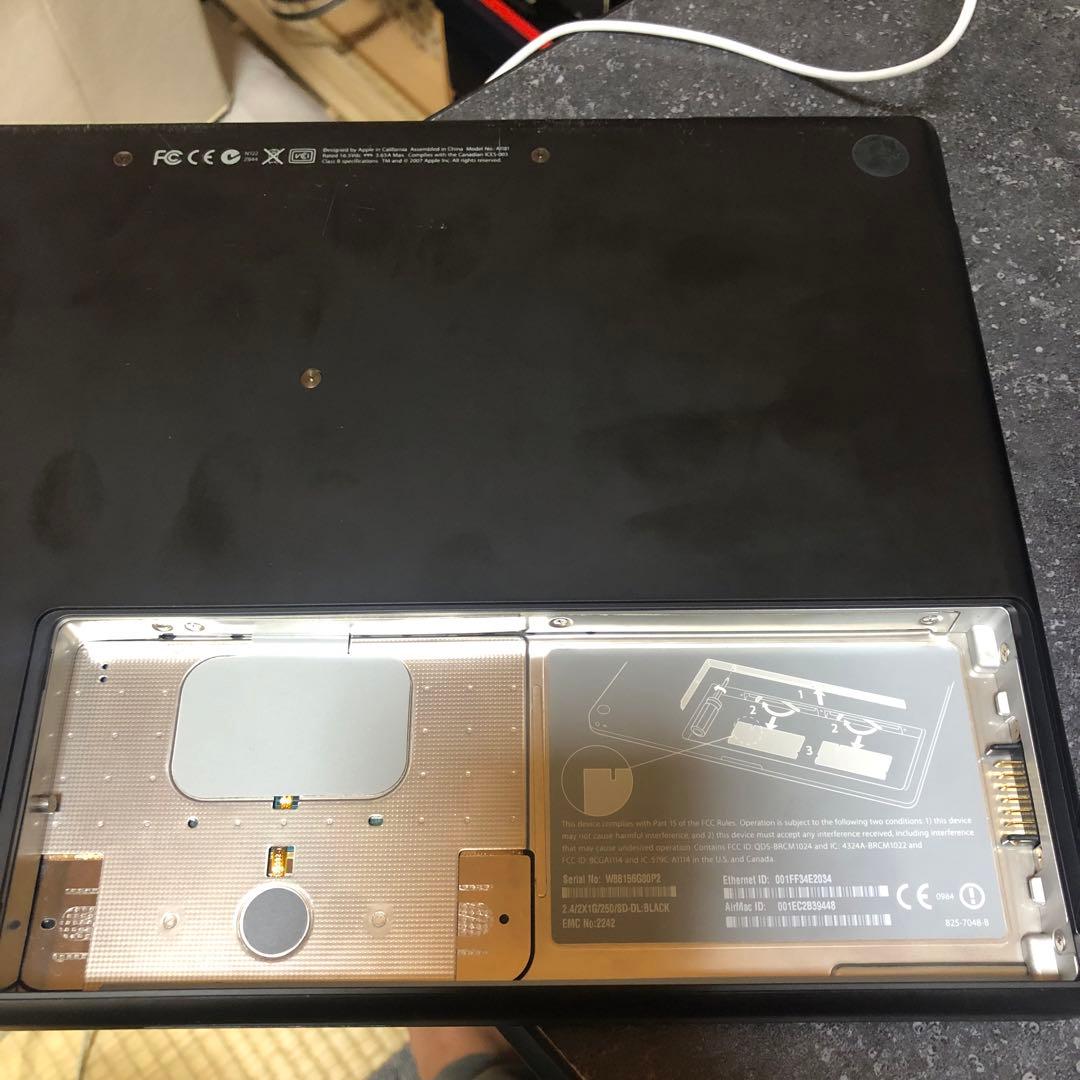 ＜ジャンク＞MacBook 2.4GHz Core 2 Duo＜バッテリーなし＞