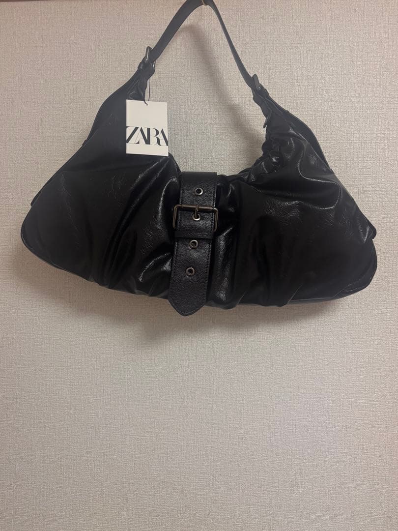 ZARA ギャザー＆バックル マキシバケットバッグ ブラック - メルカリ