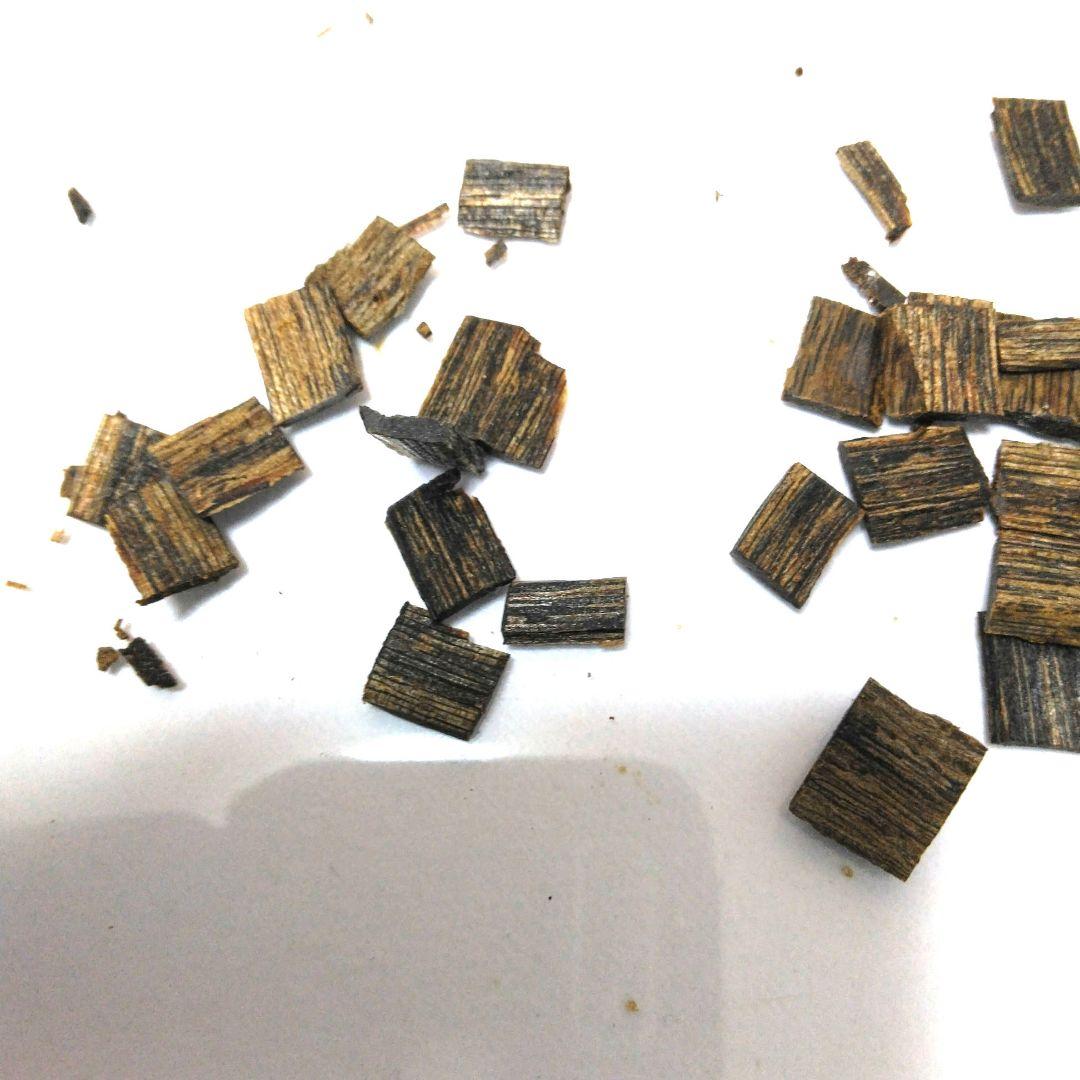 沈香 最高級 真南蛮 割　2.63g