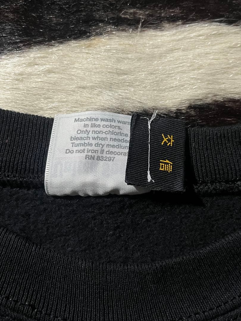 20471120 hyoma スウェット 交信 缶バッチ付き トライベンティ - メルカリ