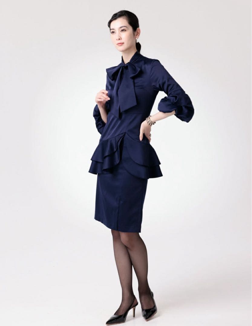 ◇未使用美品◇レジィーナロマンティコ ネイビーパフスリーブ