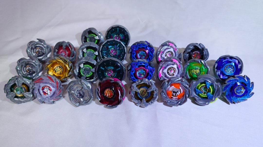 ベイブレードX ベイ詰め合わせセット(ヘルズリーパーT4-70Kほか計25個) BEYBLADEX ベイブレードX : ヘルズリーパーT4-70Kはランダムブースター