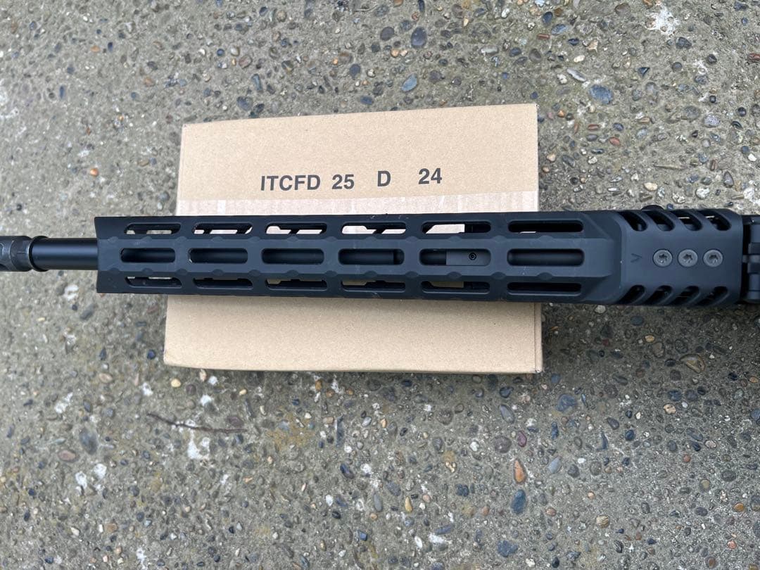 実物　MI midwestindustries 12.5inch ハンドガード