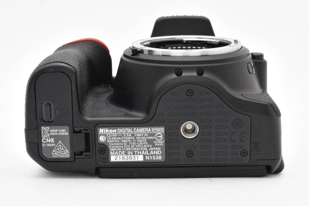 □美品□ ニコン Nikon D5600 ダブルズームキット 《S数 2166回 - メルカリ