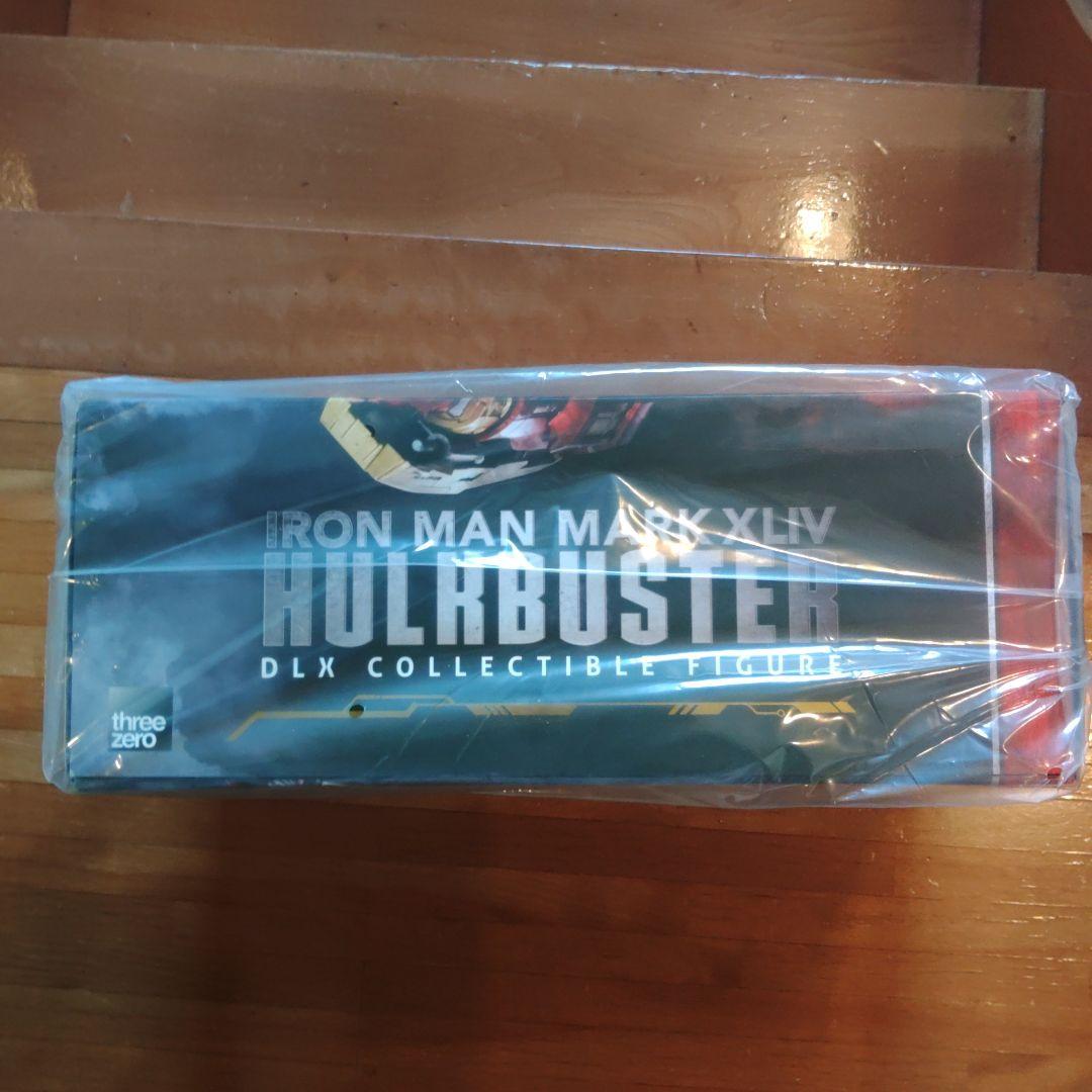 未開封DLX Iron Man Mark 44 “Hulkbuster”