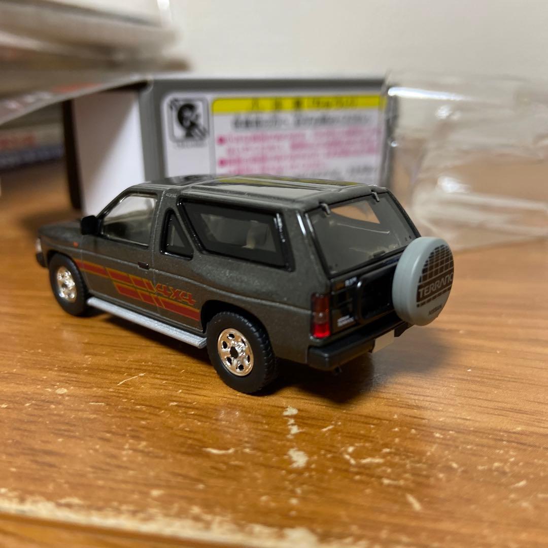 トミカリミテッドヴィンテージネオ ニッサン テラノ R3M オプション
