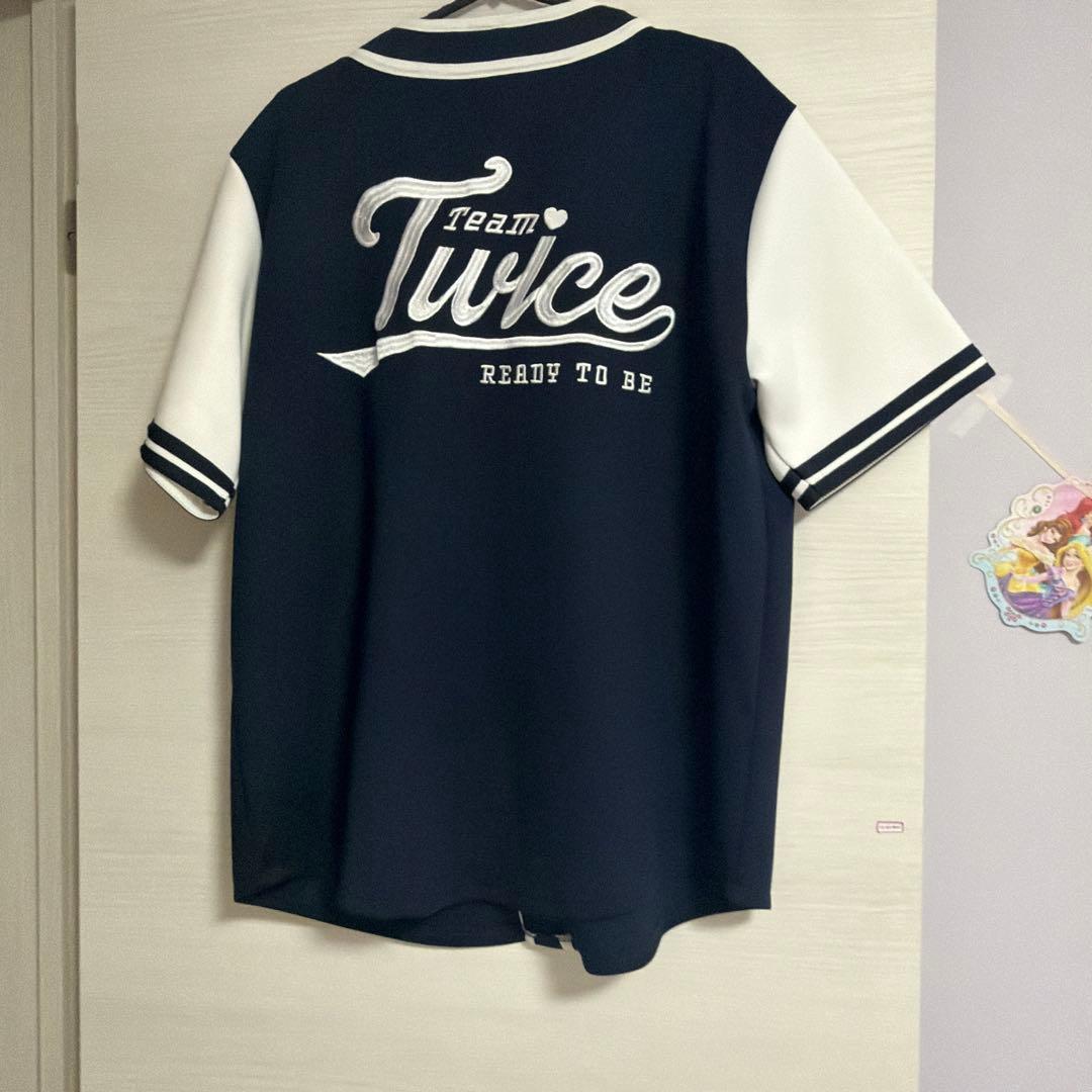 TWICE サナ ユニフォームシャツ - メルカリ