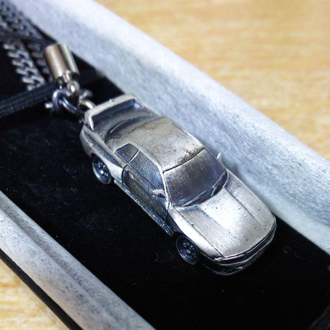 SKYLINE R32GT-R ストラップ or アクセサリー(新品未使用) 青色の輝き、日産スカイライン GT-R (BNR34) キーリング BLUE EDITION