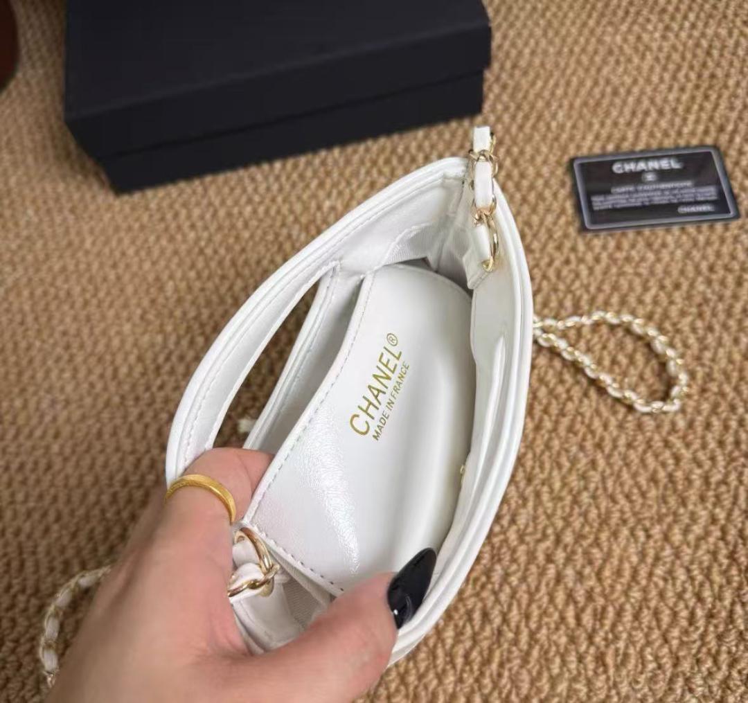 VIP✨顧客限定✨非売品 cHaNeL✨ホワイト キルティングバッグkr - メルカリ