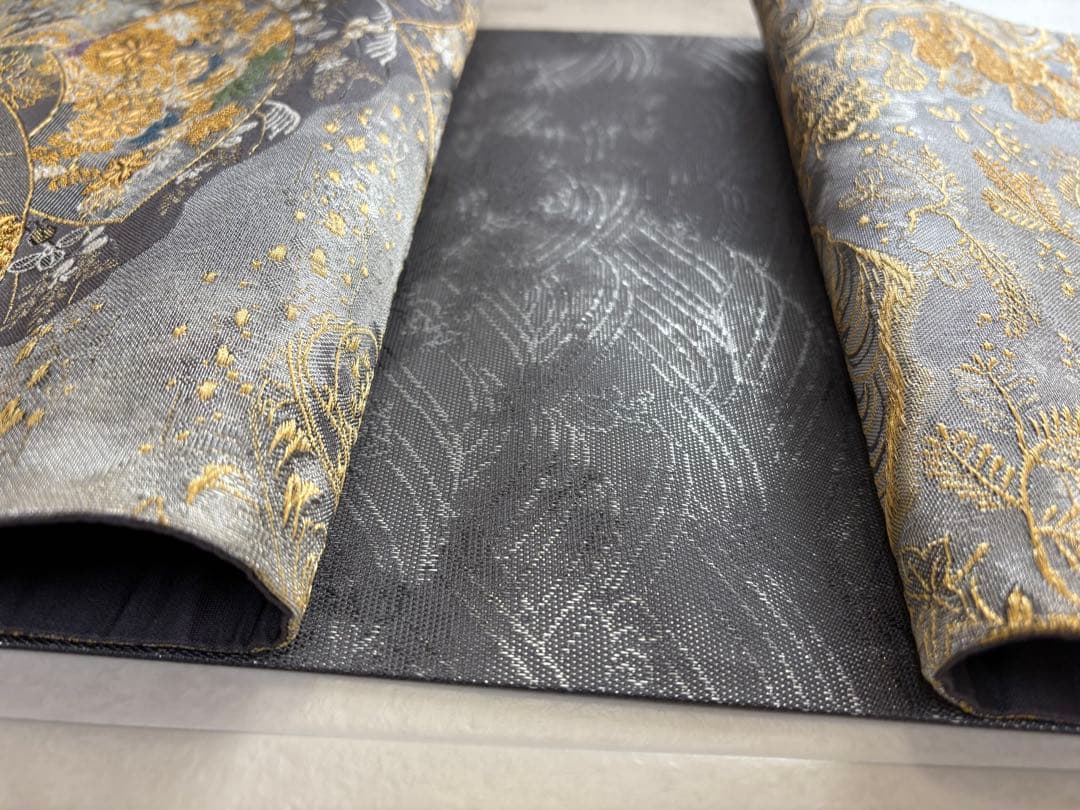 袋帯 六通 扇 松 菊 紅葉 牡丹 流水 唐織 刺繍