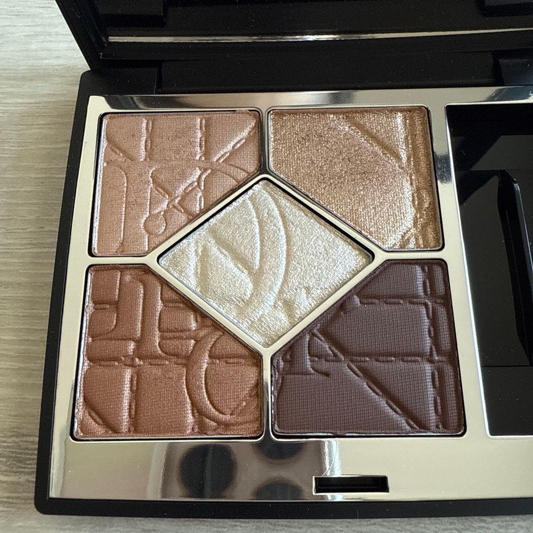 Dior ディオールサンククール557ブラウンカシミヤ アイシャドウ Dior 2025夏コスメ】ディオールショウ サンク クルール／557 ブラウン