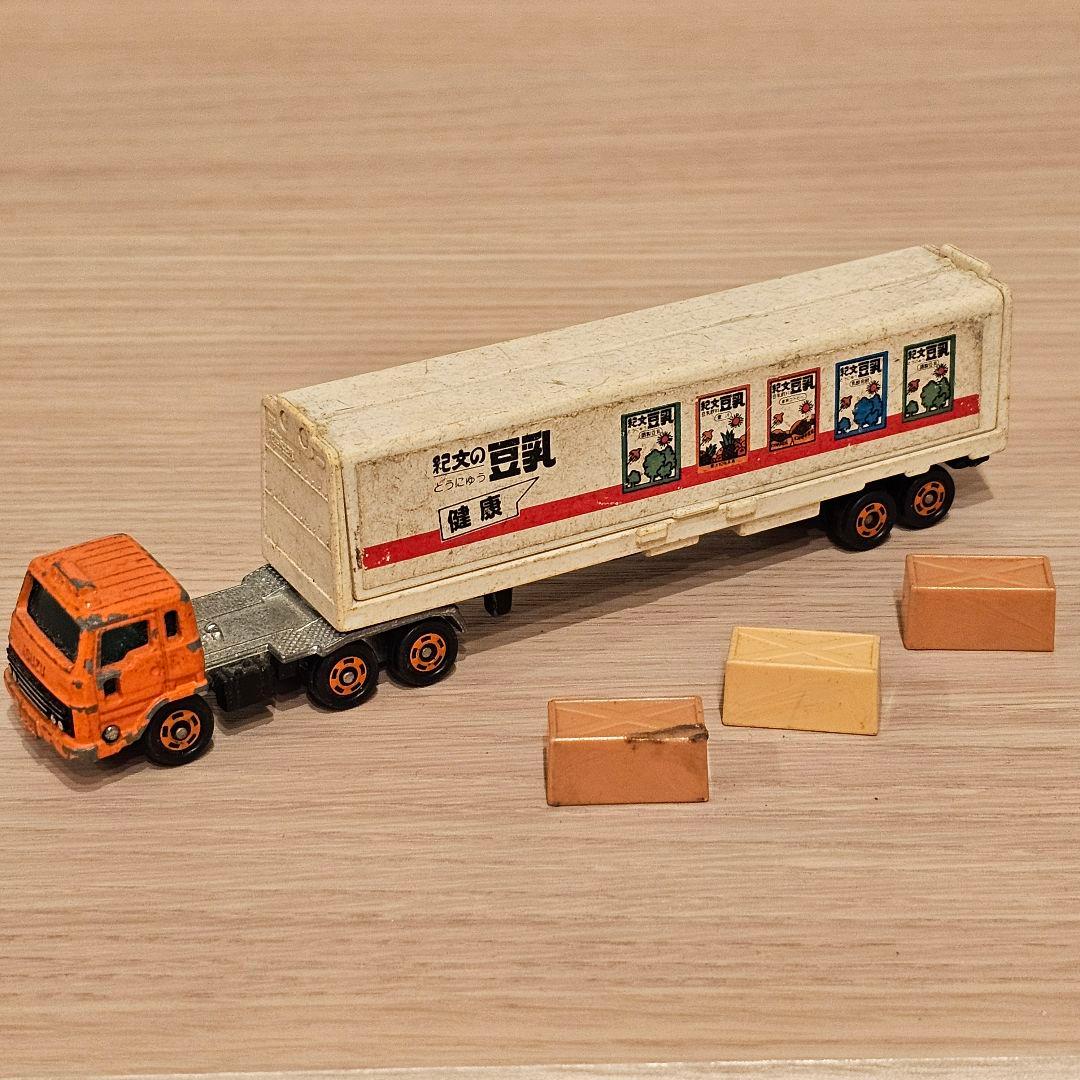 ロングトミカ】No.L16 いすゞ V12 ウイングルーフトレーラー 日本製