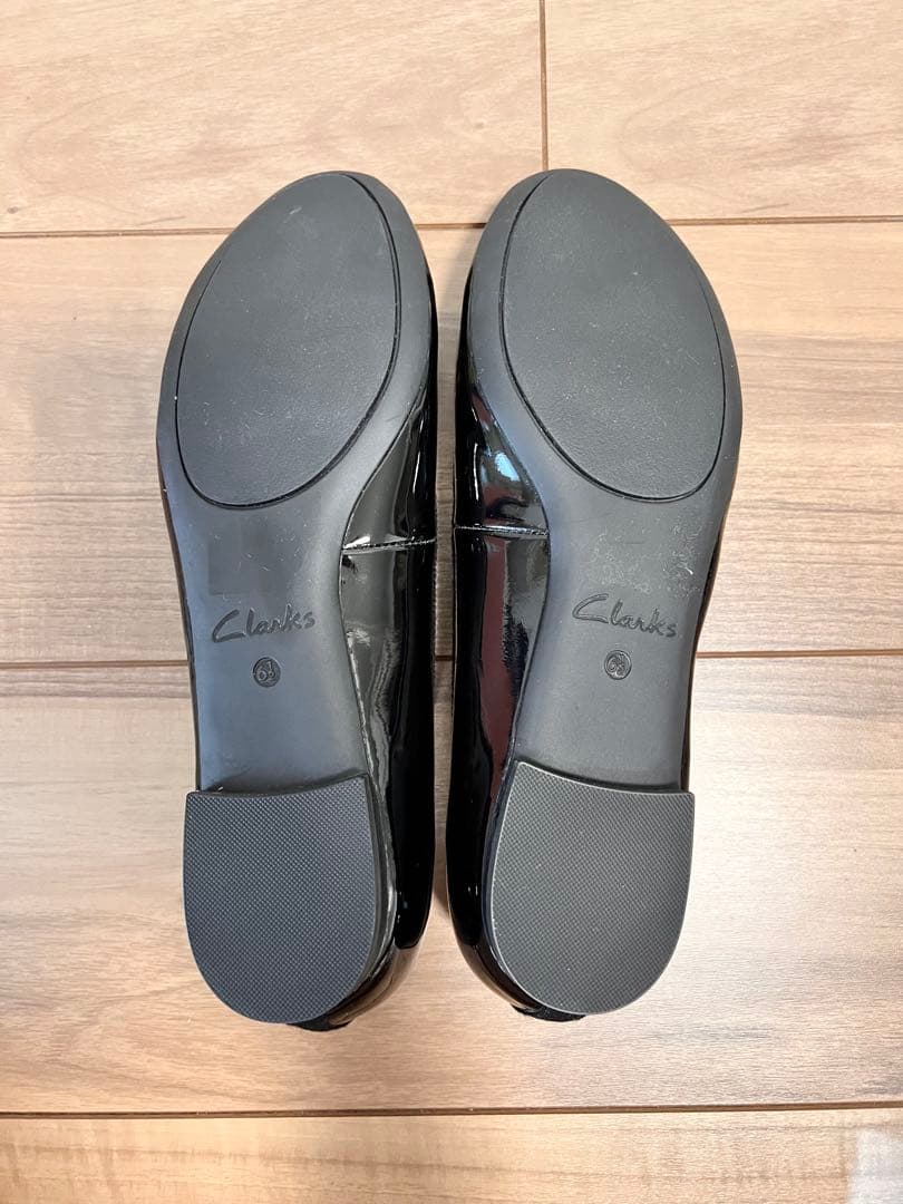 26cm】新品Clarks エナメルフラットシューズ レディース 大きいサイズ