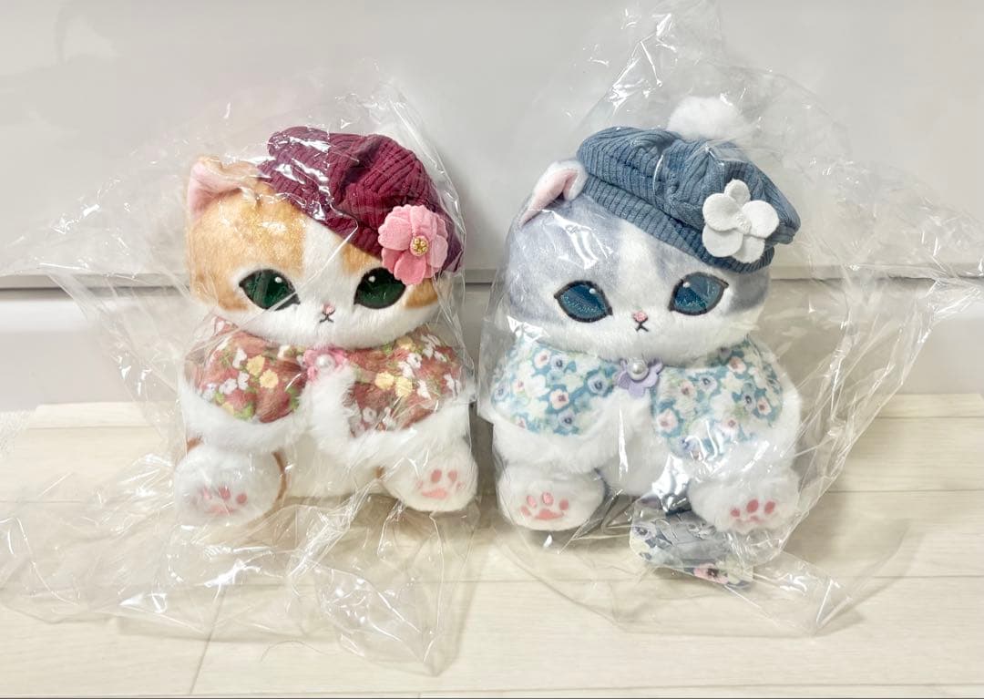 mofusand×日比谷花壇 ぬいぐるみ ケープにゃん(レッド) (ブルー)