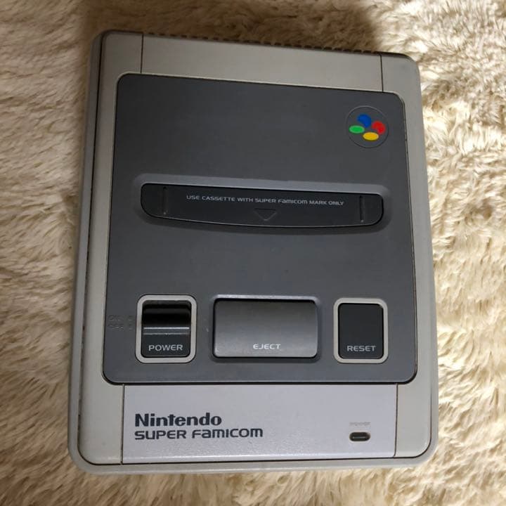 Nintendoスーパーファミコン本体+本体ソフト《セット》