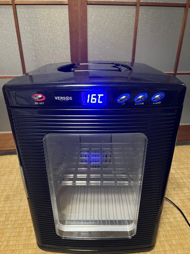 VERSOS ミニ冷蔵庫 ACアダプター付き VERSOS ミニ冷蔵庫 ACアダプター付き