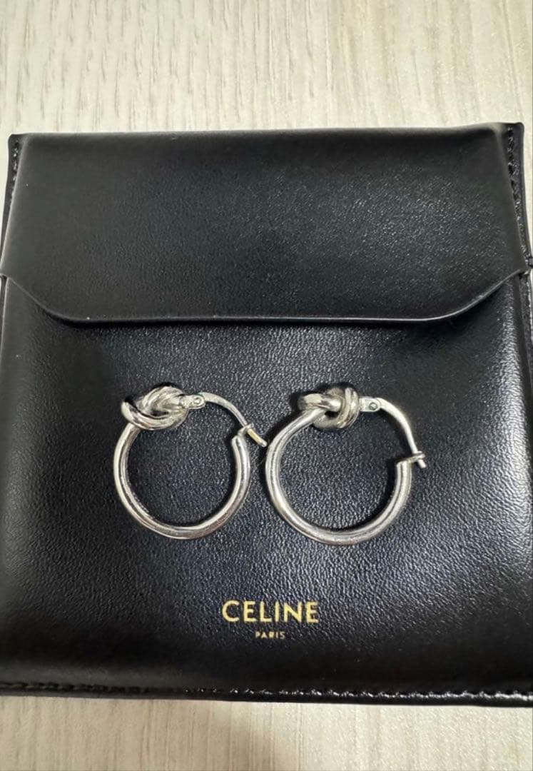 CELINE ノットデザイン フープピアス - メルカリ