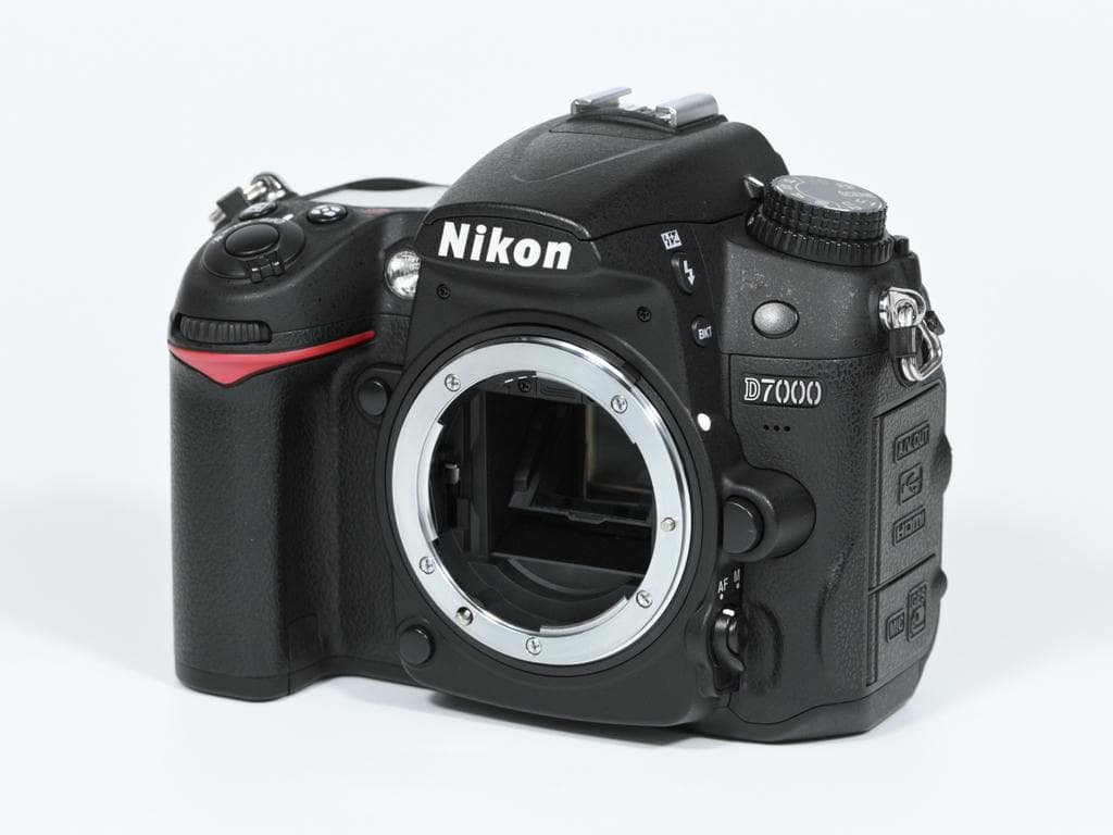 【超美品】 ニコン　Nikon D7000 ボディ 《ショット数2800》