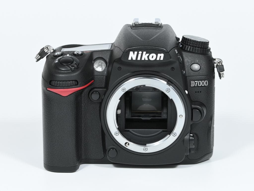 【超美品】 ニコン　Nikon D7000 ボディ 《ショット数2800》