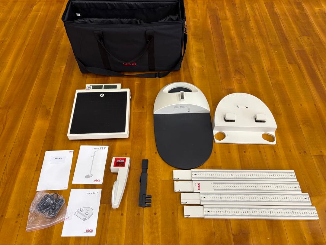 SECA 身長計217 & 体重計878 & キャリングケース 414 セット seca 414 - スケールと身長計の持ち運び用バッグ · seca