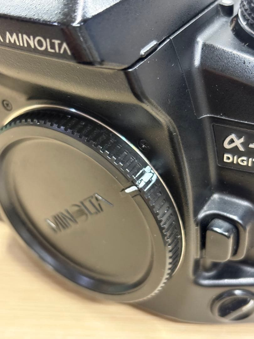 MINOLTA ミノルタ α−7 DIGITAL 訳あり‼️ 充電器付き - メルカリ