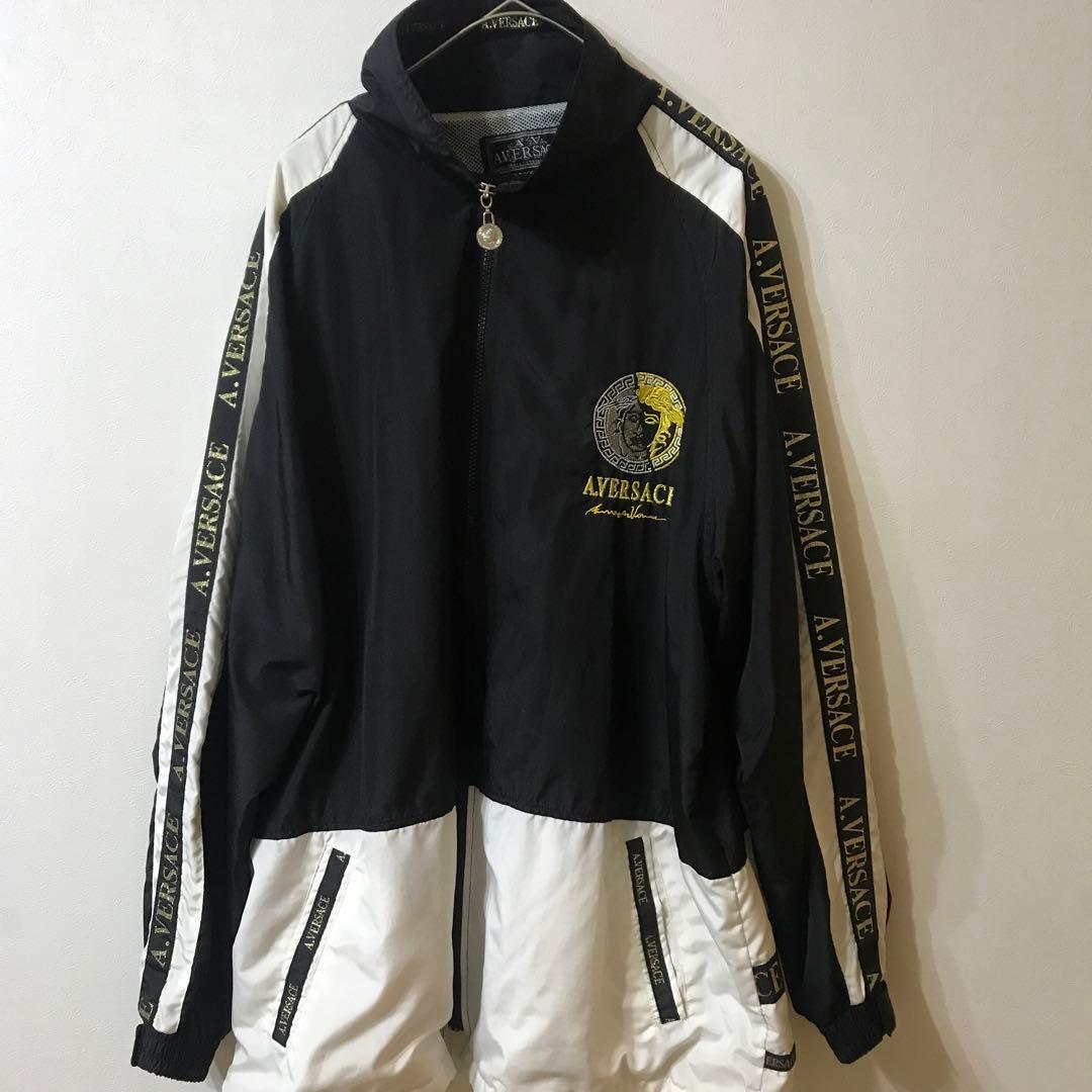 希少】ヴェルサーチ A.VERSACE ナイロン 上下セットアップ 90s - メルカリ