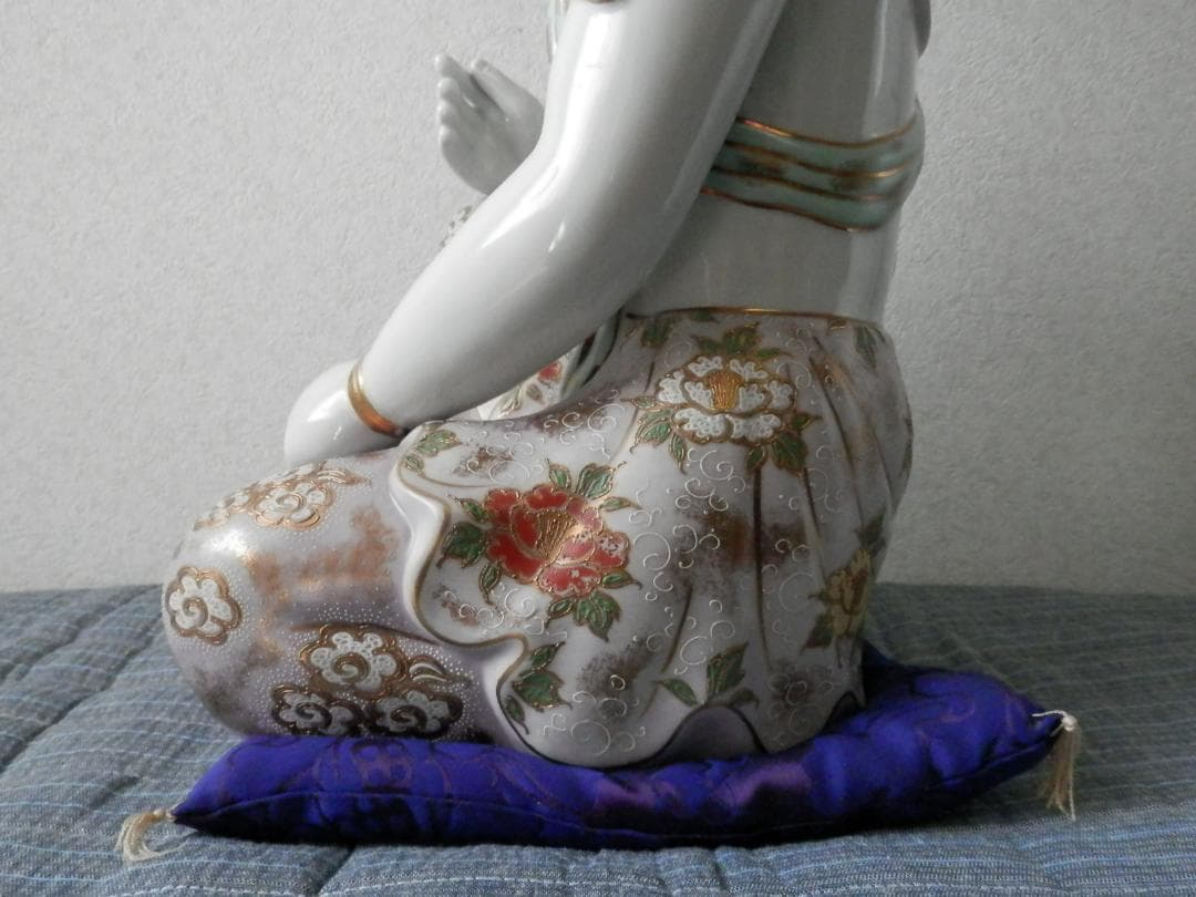 九谷焼 観音菩薩 座観音 色絵金彩 観音像 立膝 片膝 仏像 高さ57cm