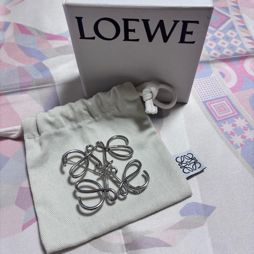 本日限定値下げ★LOEWE ロエベ アナグラム ブローチ シルバー LOEWE（ロエベ） Anagram Brooch アナグラム ブローチ アクセサリー