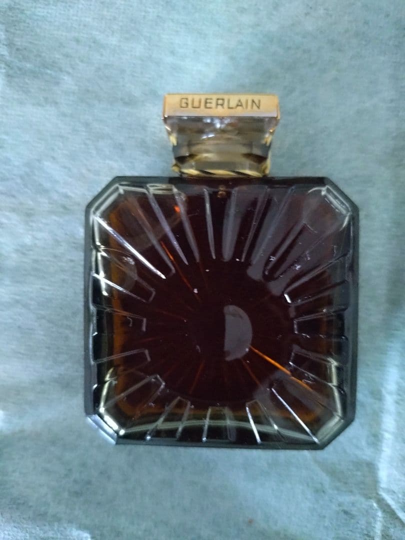 Guerlain ゲラン 夜間飛行 四角形ブラウンボトル 30ml 未開封 □ほぼ未使用 ゲラン 夜間飛行 ミニボトル - メルカリ