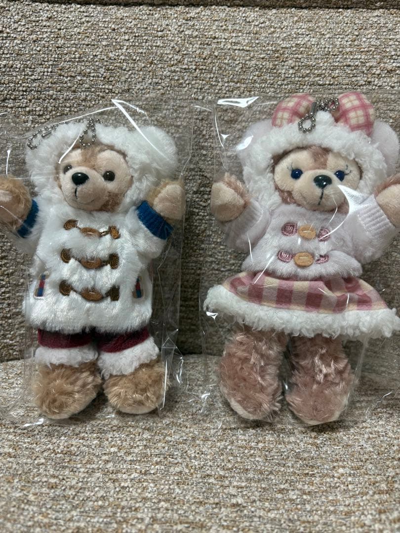 ダッフィー＆シェリーメイ ウインターホリデー ぬいぐるみバッジ