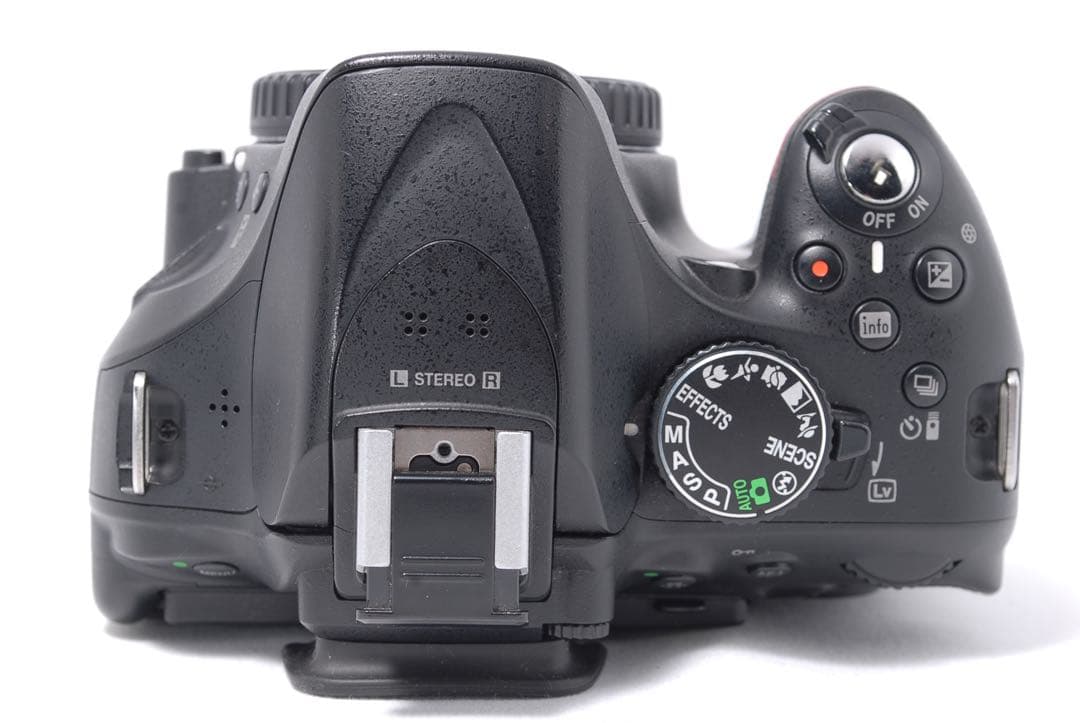 美品✨Nikon D5200 手ぶれ補正レンズ✨自撮り＆スマホ転送OK！バッグ付