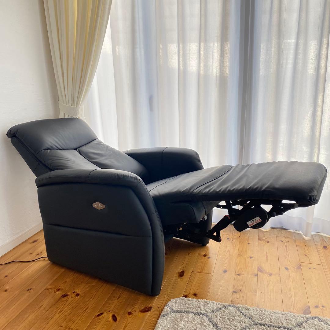 10月31日までお値引き中❗️電動リクライニングチェア(コンフェ革 BK