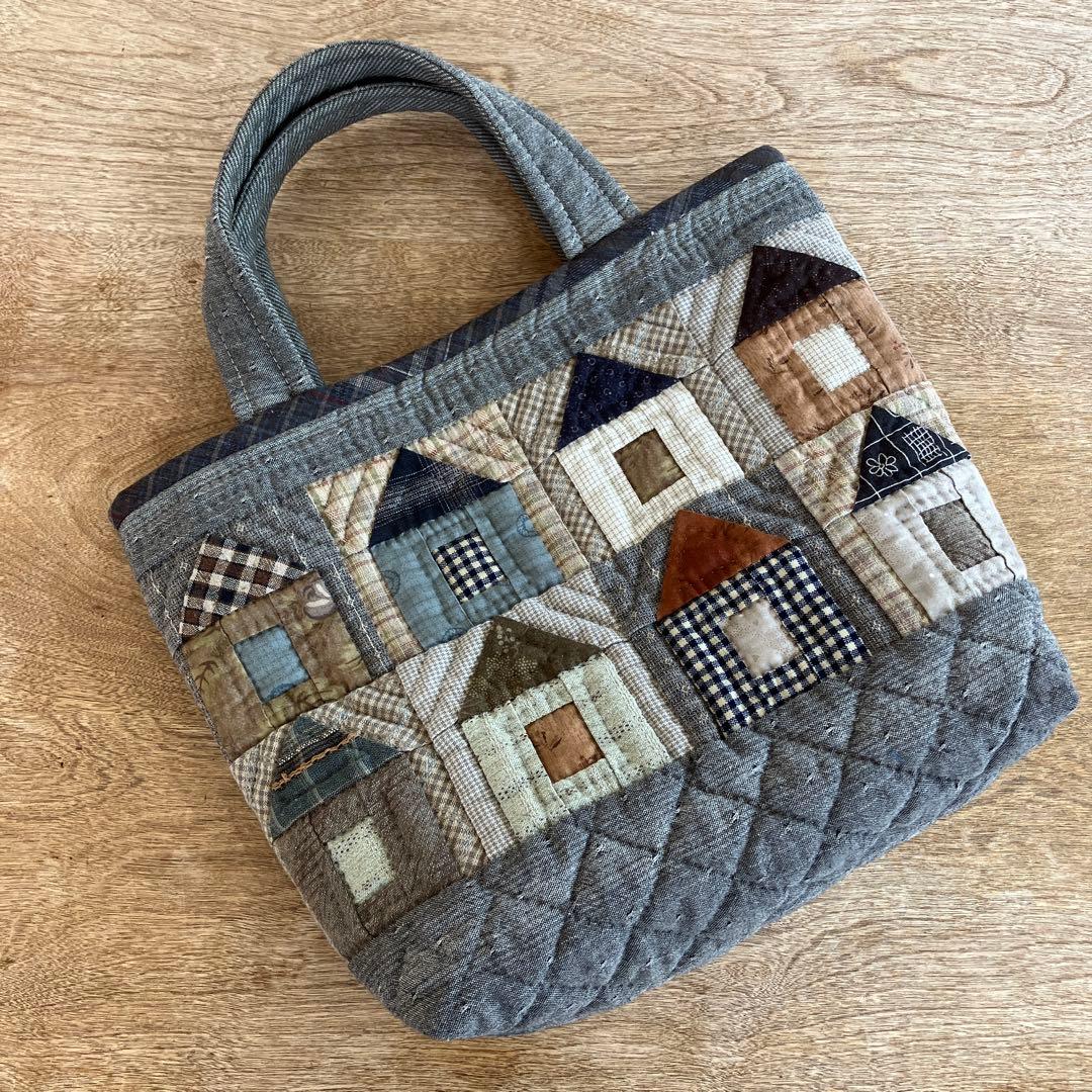 パッチワークキルト ハウスのトートバック ハンドメイド - メルカリ