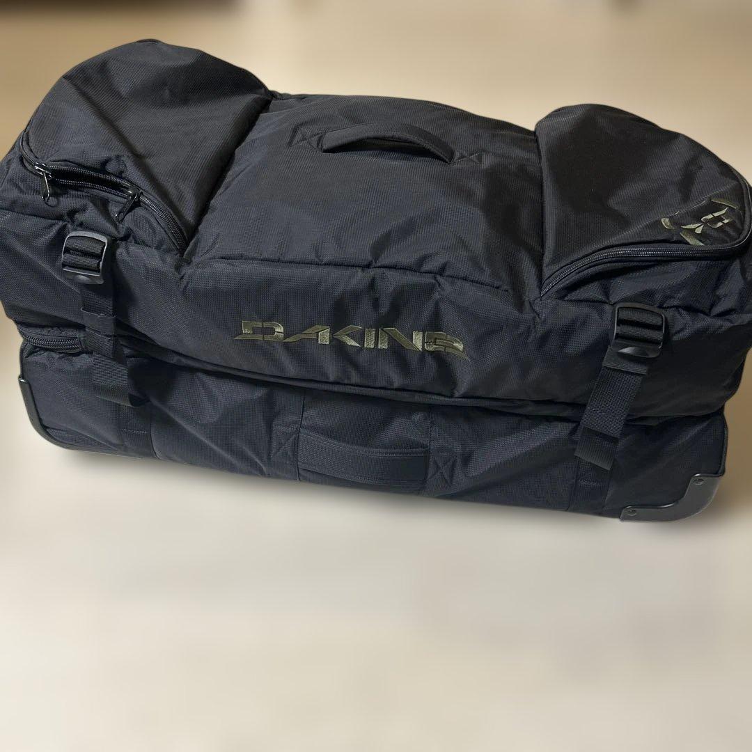 DAKINE ボストンバッグ キャリーバッグ 大容量の通販はau PAY