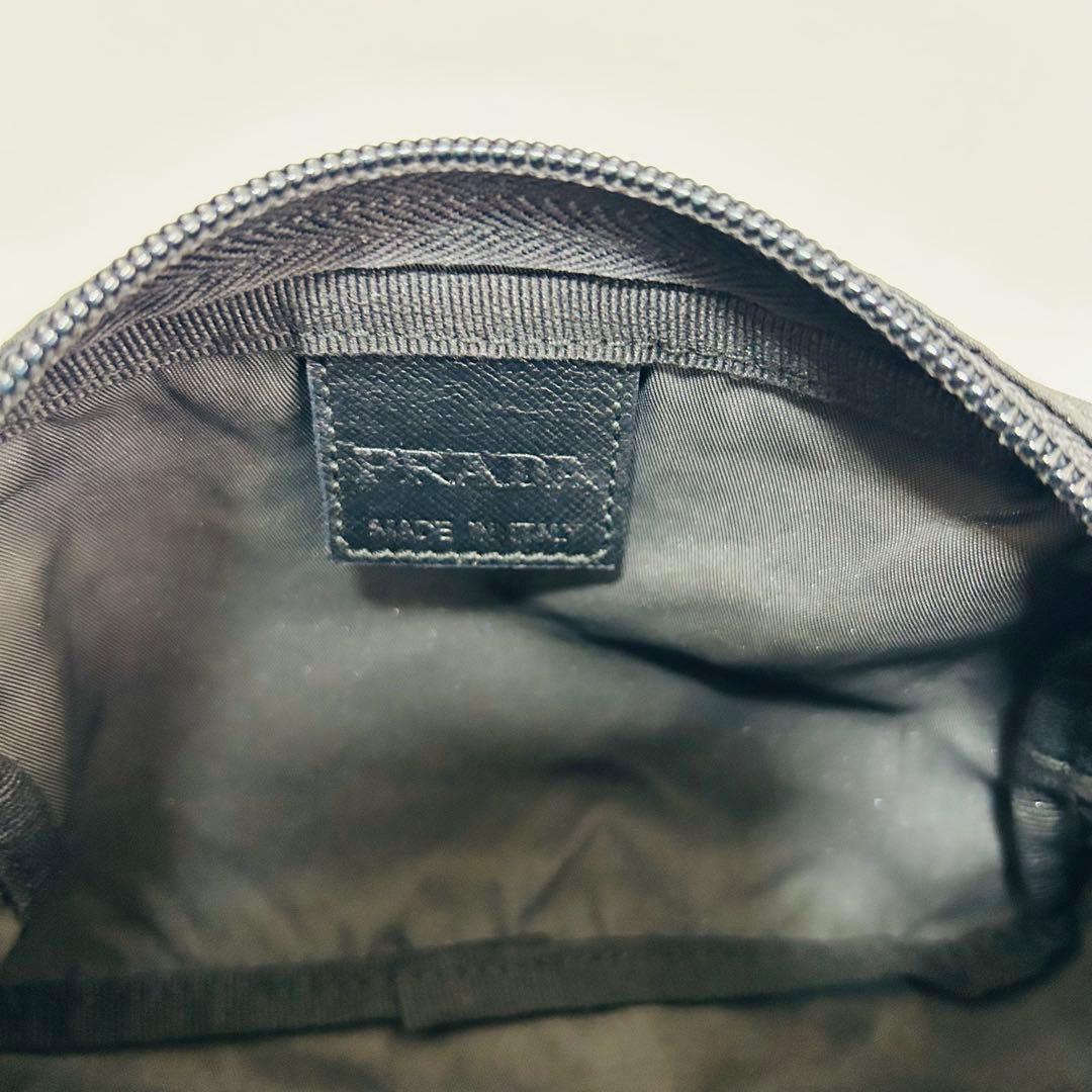 PRADA プラダ チェーン ショルダーバッグ カメラバッグ 黒色 三角