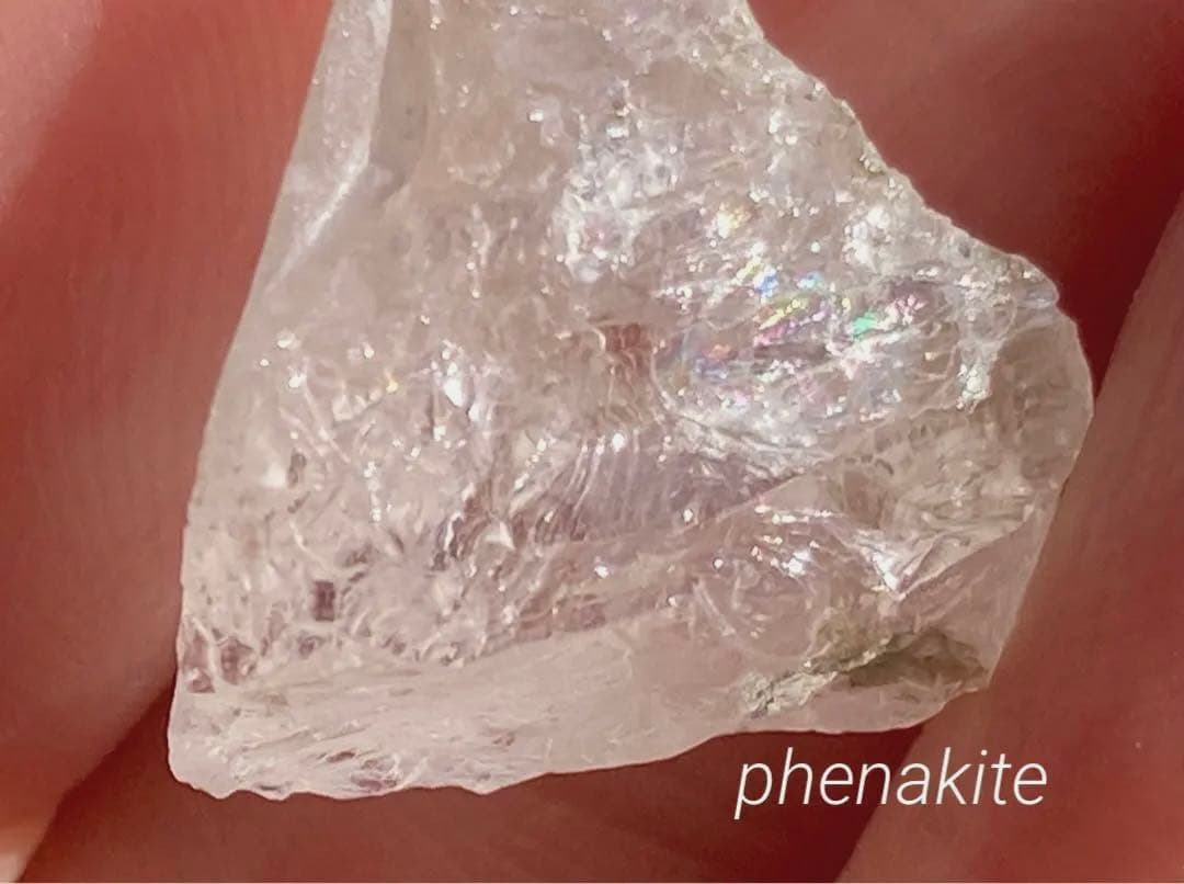 ロシア産フェナカイト虹入り高品質原石14kgf ペンダントトップ