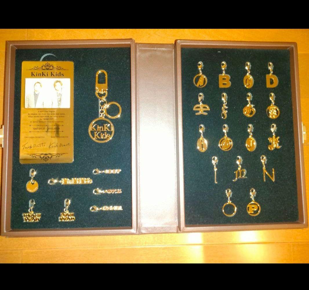 KinKi Kids 39 Very much チャームアクセサリー - メルカリ