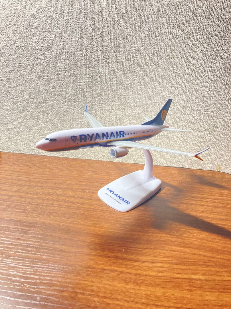RYANAIR 航空機モデル 1/200 Amazon.co.jp: 航空機 1:200 スケール ために B737-800 EI-DCL