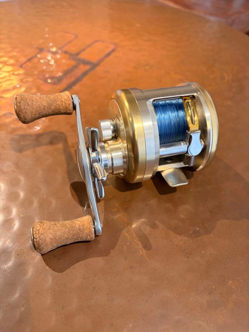 Daiwa ミリオネア CV-Z 203 右巻き - メルカリ