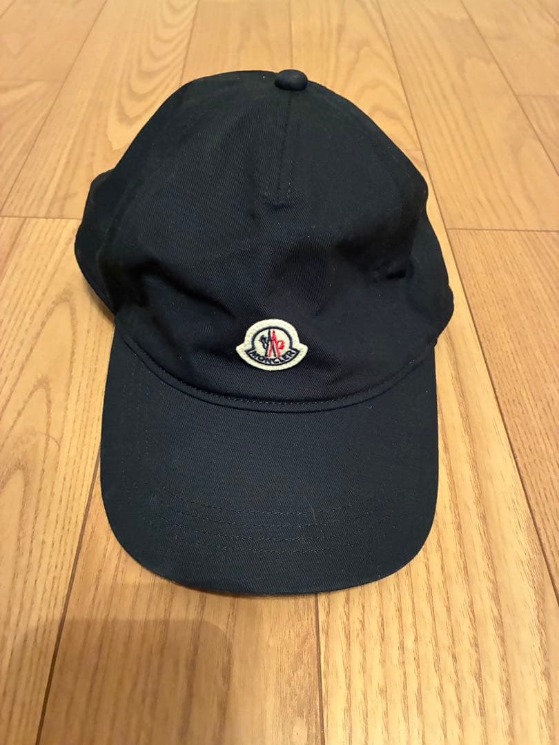 MONCLER ブラック ベースボールキャップ - メルカリ