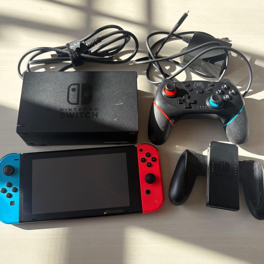 Nintendo Switch 本体 付属品完備 SDカード、コントローラー付き Amazon.co.jp: Nintendo Switch (ニンテンドースイッチ) 本体 【Joy
