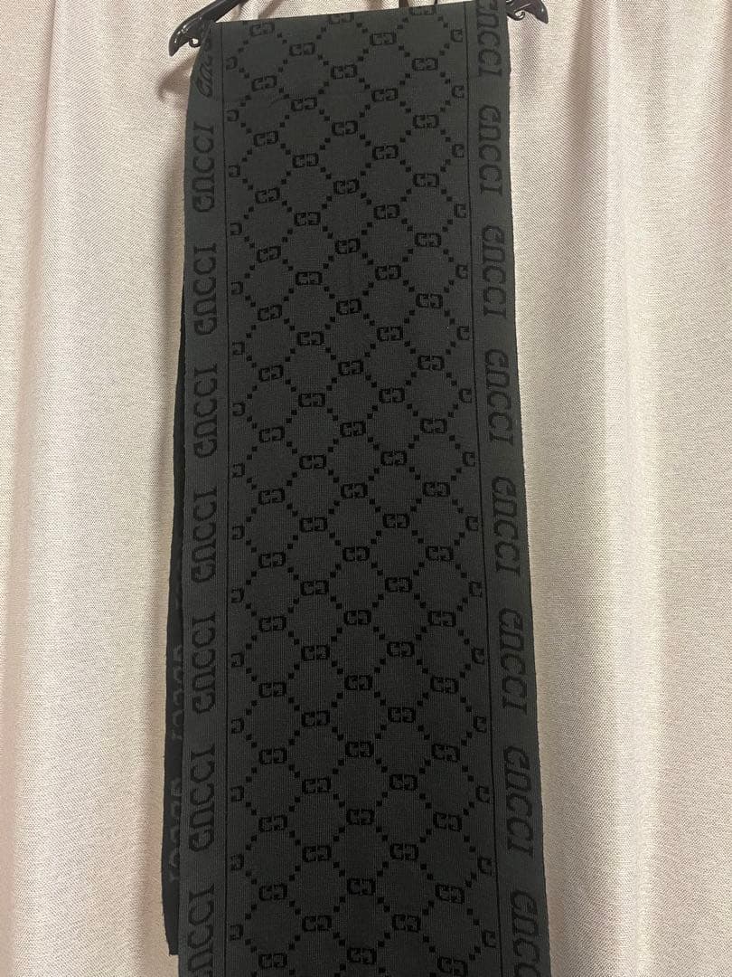 GUCCIロコ入りマフラー ノベルティ（プロフ必須） GUCCIロゴ入りマフラー ノベルティ（プロフ必須） - メルカリ