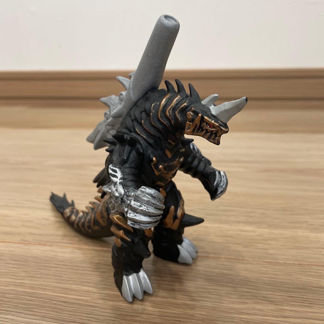 ウルトラマン＆怪獣 ソフビ15体まとめセット - メルカリ