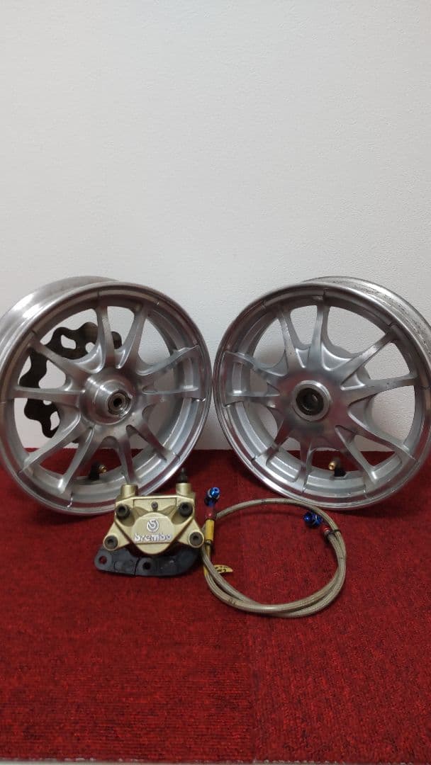 ★アドレスV125★FSN社外アルミホイール★ブレンボキャリパー付き★v125g ☆アドレスV125☆FSN社外アルミホイール☆ブレンボキャリパー付き
