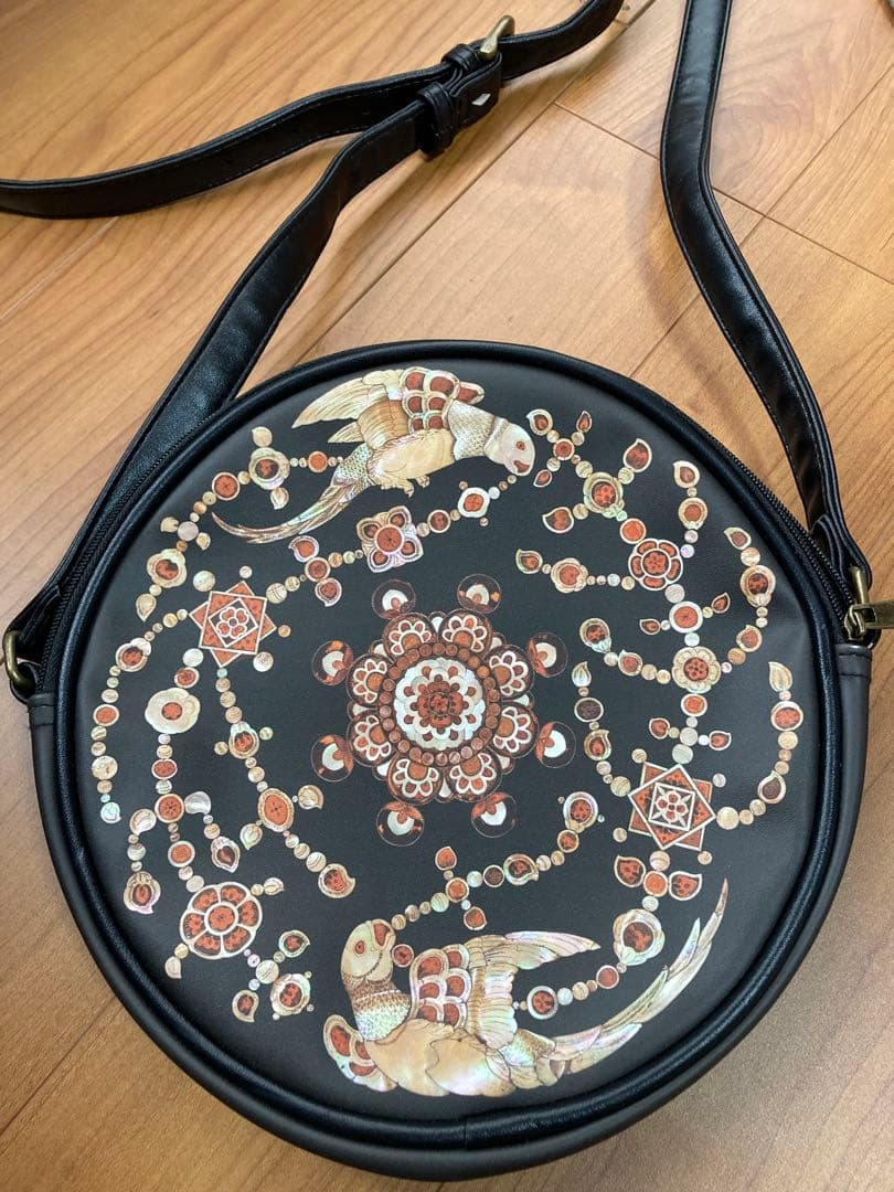 未使用保管品 フェリシモ 螺鈿紫檀阮咸 ラウンドショルダーバッグ 正倉