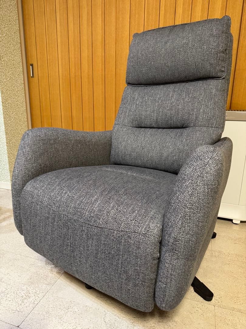 こ*じ様 [送料込] 2023年冬購入 ニトリ電動1人掛けソファ グレー ファブ ニトリ（NITORI） 1人用電動リクライニング布張りソファ(Nビリーバ3