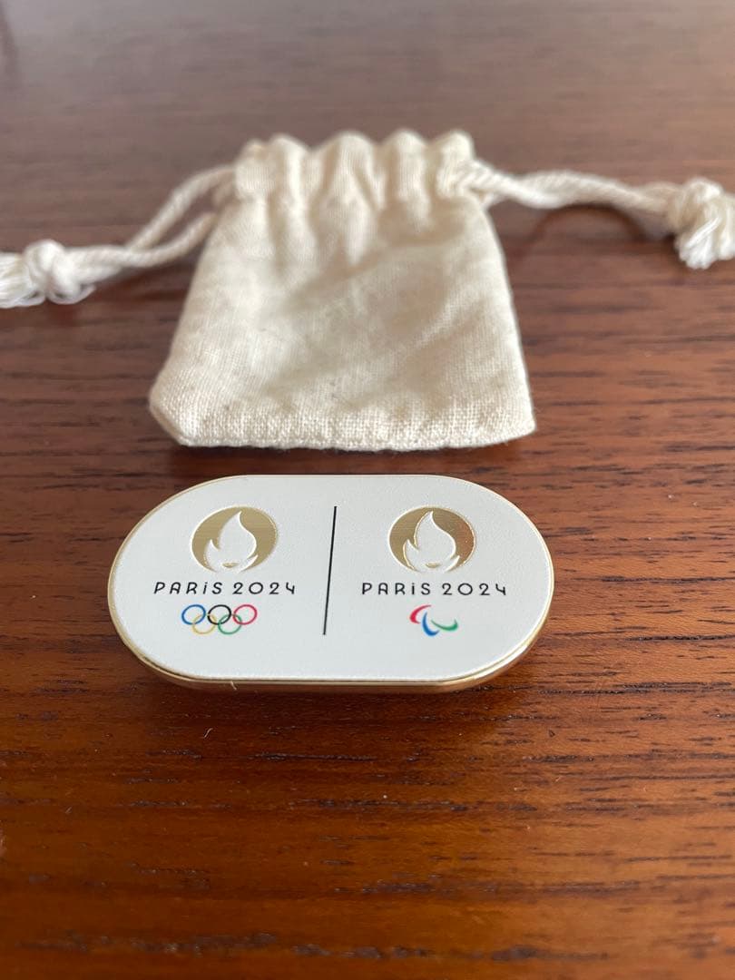 パリ五輪 2024 ピンバッジ マグネット式 - メルカリ