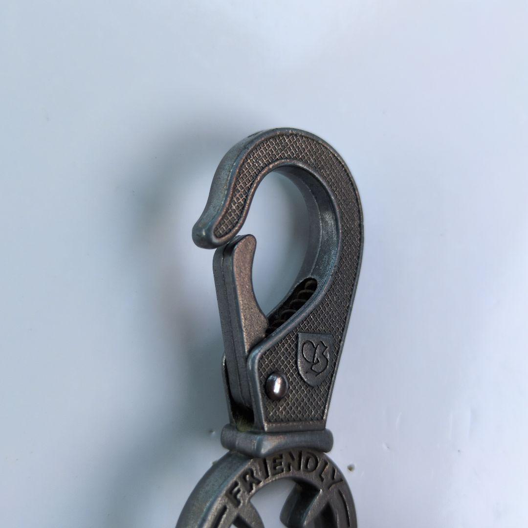 インディペンデント アイアンクロス キーホルダー カラビナ