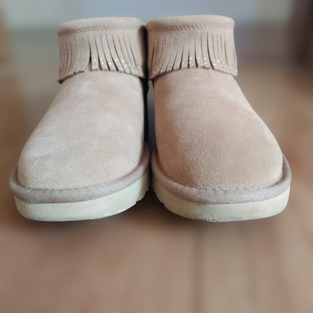 希少！美品！UGG☆ウルトラミニフリンジ/23㎝/ベージュ - メルカリ